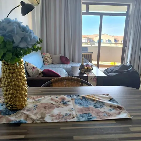 кара миа Apartment