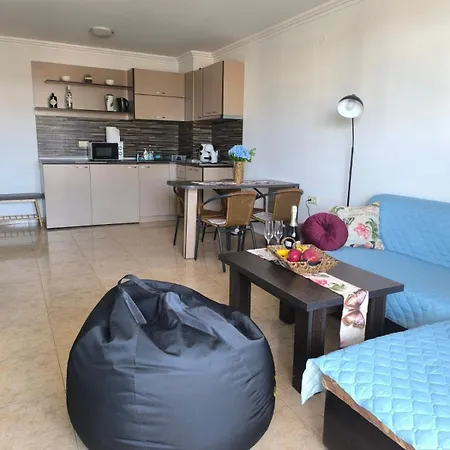 кара миа Apartment